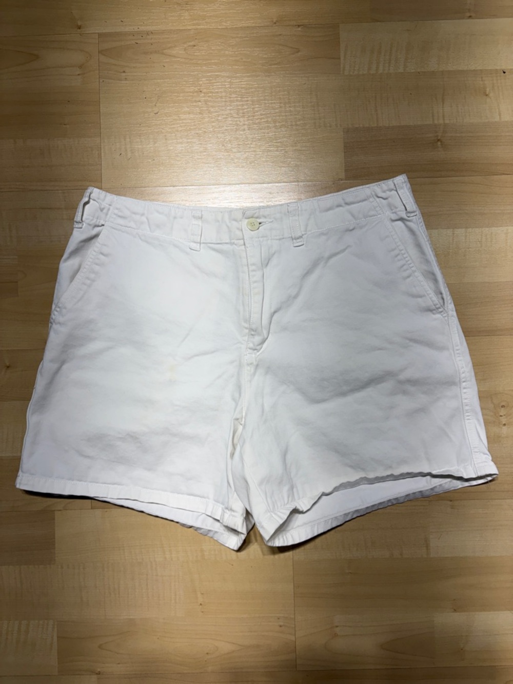 Bass Men's White Flat-Front Cotton Shorts